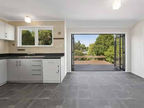 51 Pandora Avenue, Sunnybrook