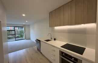 4/37 Sladden Street, Naenae