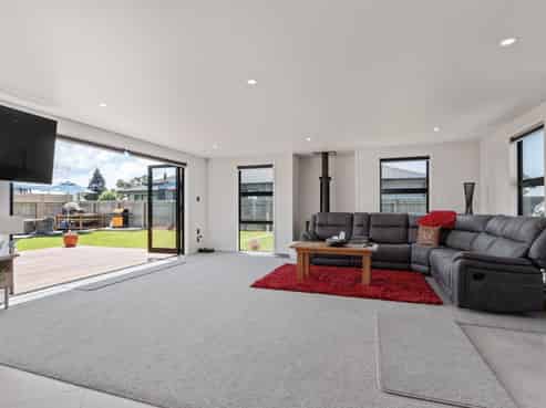 15D Madison Street, Carterton