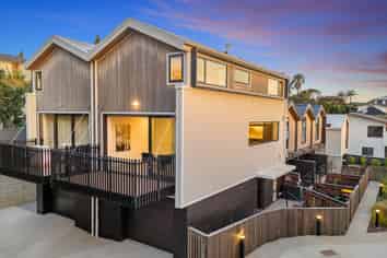 4/98 Walker Road, Point Chevalier