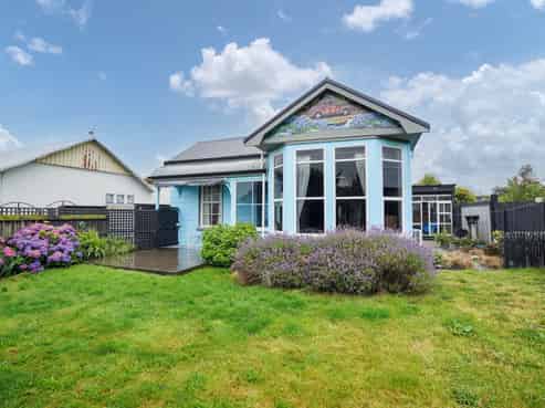 124 Pomona Street, Strathern