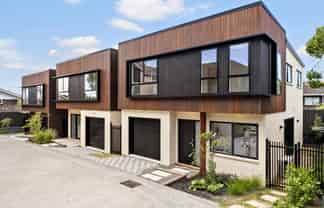 11 Rene Place, Sunnyhills