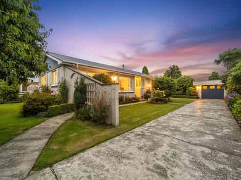 75 Adamson Crescent, Glengarry