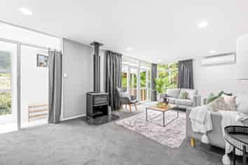 15 Elmslie Road, Pinehaven