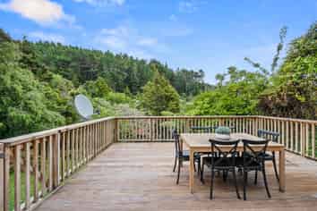 15 Elmslie Road, Pinehaven
