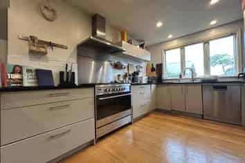 64 Larchwood Ave, Westmere