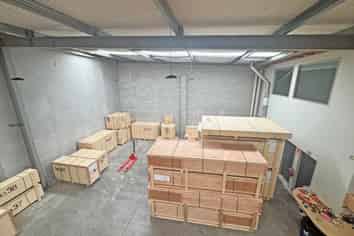 ROAD FRONT OFFICE / WAREHOUSE IN PRIME LOCATION
