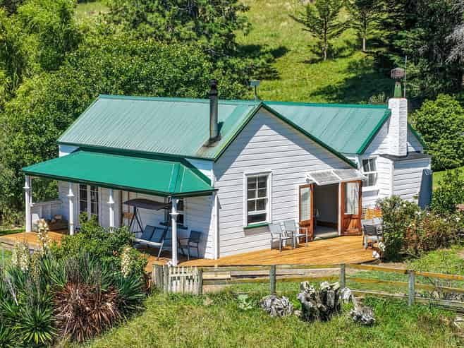 3439 State Highway 50, Maraekakaho