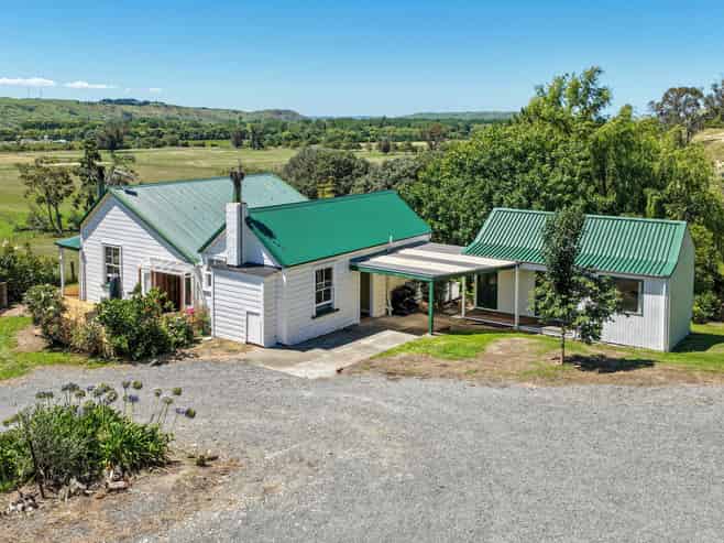 3439 State Highway 50, Maraekakaho