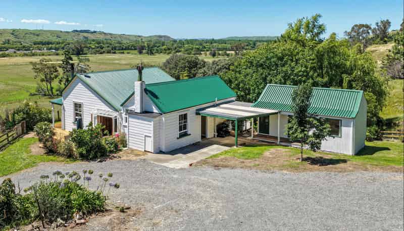 3439 State Highway 50, Maraekakaho