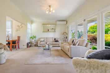 810 Frederick Street West, Mahora