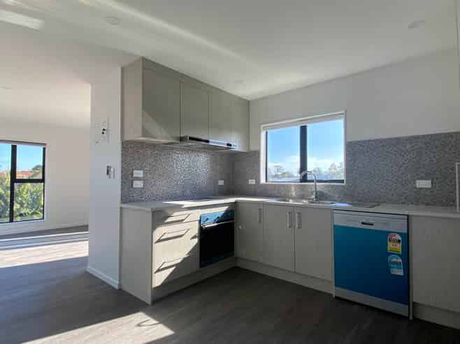 B-2/10 John Walker Drive, Manurewa