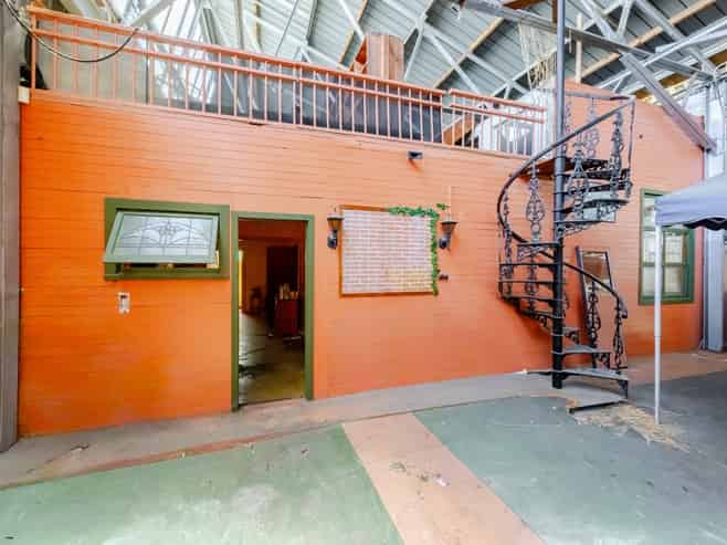 Deceased estate sale - premium landholding