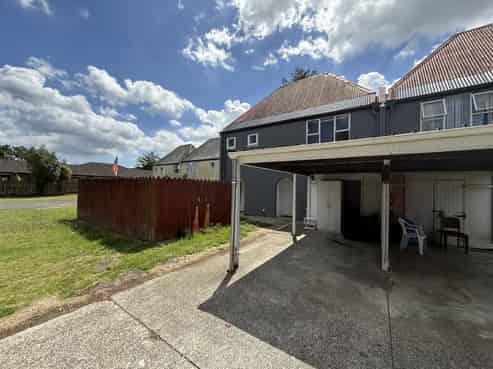 36B Wakefield Road, Mangere East