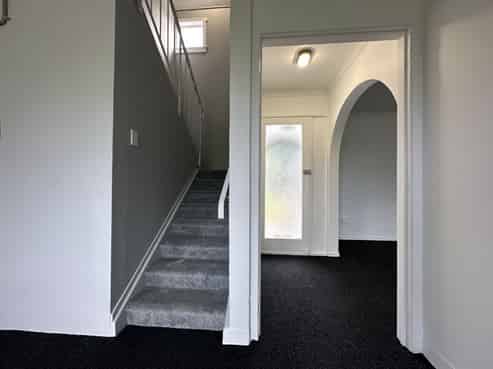 36B Wakefield Road, Mangere East