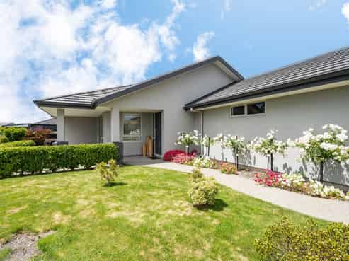 11 Les Wakefield Road, Mapua