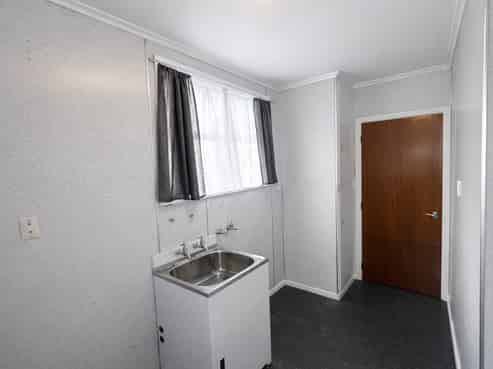 1/353 West Coast Road, Glen Eden