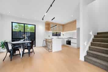 2/23 Wanaka Place, Pakuranga Heights