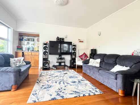 4 Easton Park Parade, Glenfield