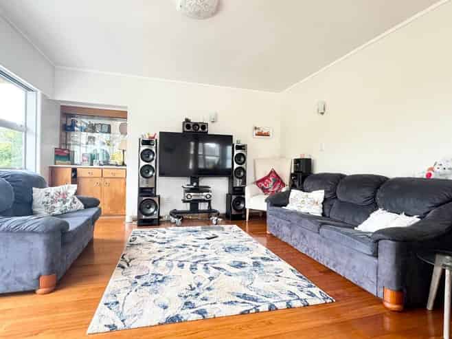 4 Easton Park Parade, Glenfield