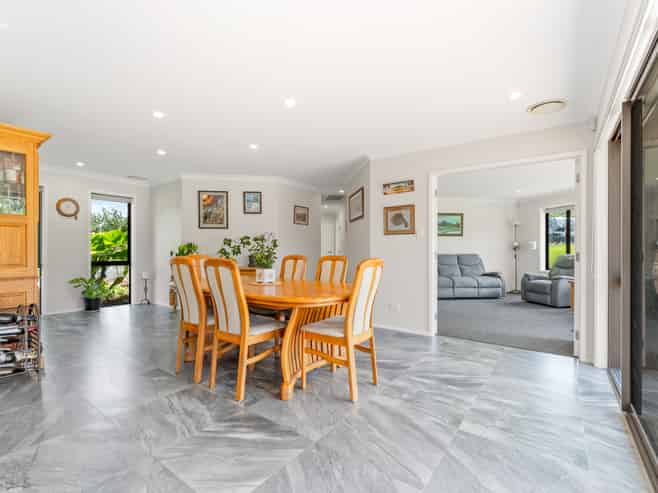 13 & 13a Te Awa Place, Red Beach