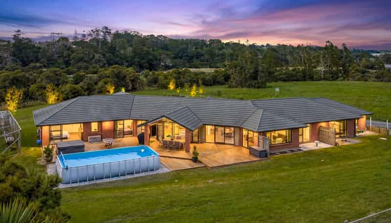 13 Te Awa Place, Red Beach
