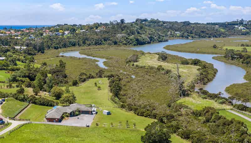 13 & 13a Te Awa Place, Red Beach