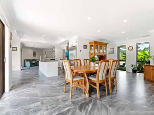 13 & 13a Te Awa Place, Red Beach