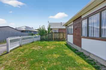 13C Gibbs Crescent, Wainuiomata