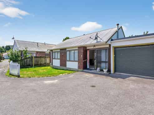 13C Gibbs Crescent, Wainuiomata