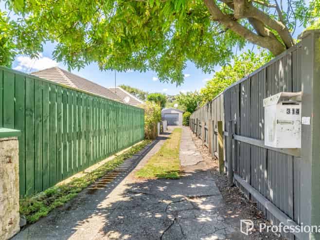 2/314 Fergusson Drive, Heretaunga