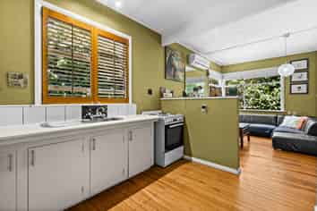 114 Mayfair Avenue, Mayfair