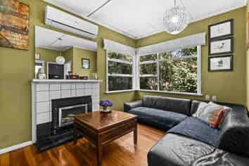 114 Mayfair Avenue, Mayfair