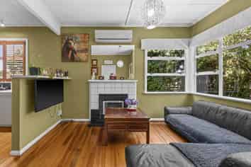 114 Mayfair Avenue, Mayfair