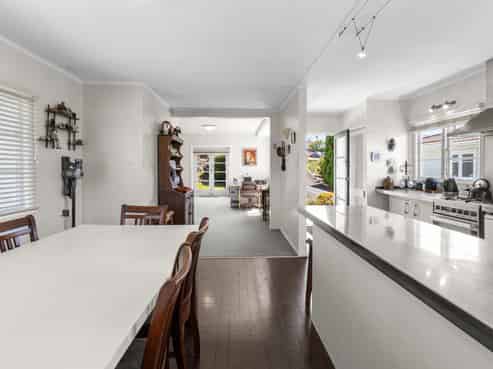 101 Clawton Street, Westown