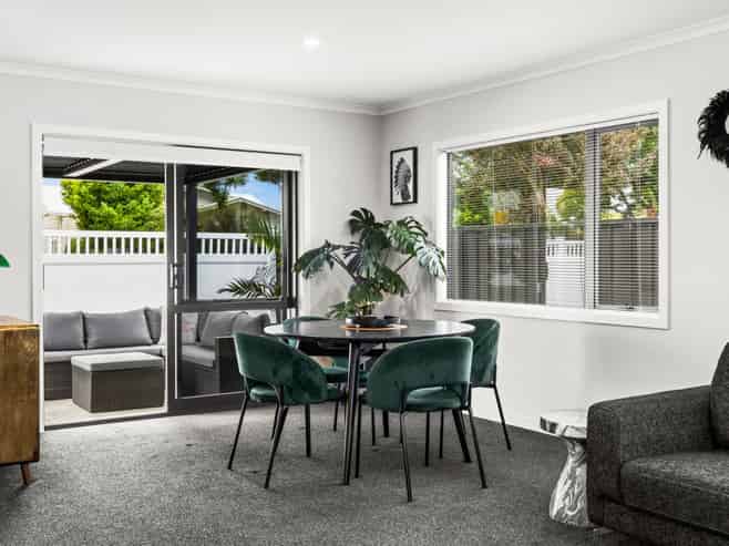 1008A Frances Street, Akina