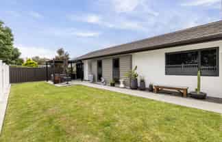 1008A Frances Street, Akina