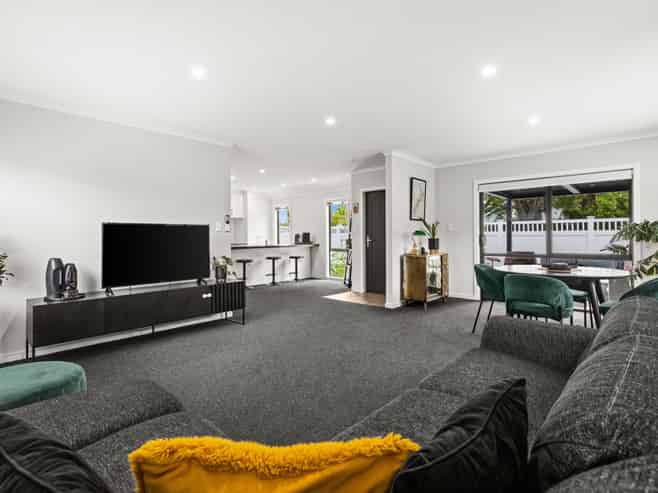 1008A Frances Street, Akina