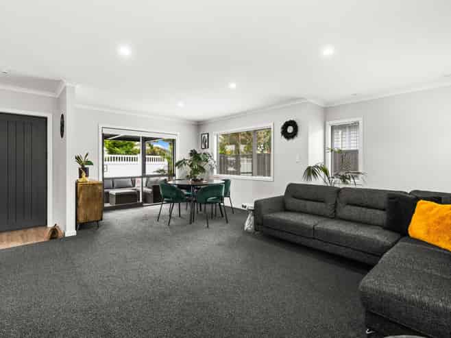 1008A Frances Street, Akina