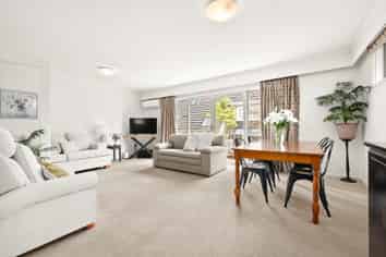 52b Queens Grove, Lower Hutt