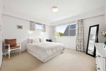 52b Queens Grove, Lower Hutt