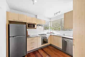 52b Queens Grove, Lower Hutt