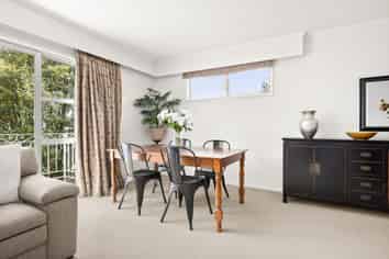 52b Queens Grove, Lower Hutt