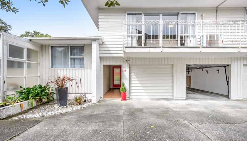 52b Queens Grove, Lower Hutt