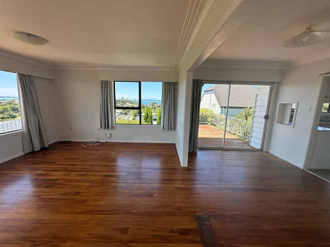 12 Copperfield Terrace, Mellons Bay