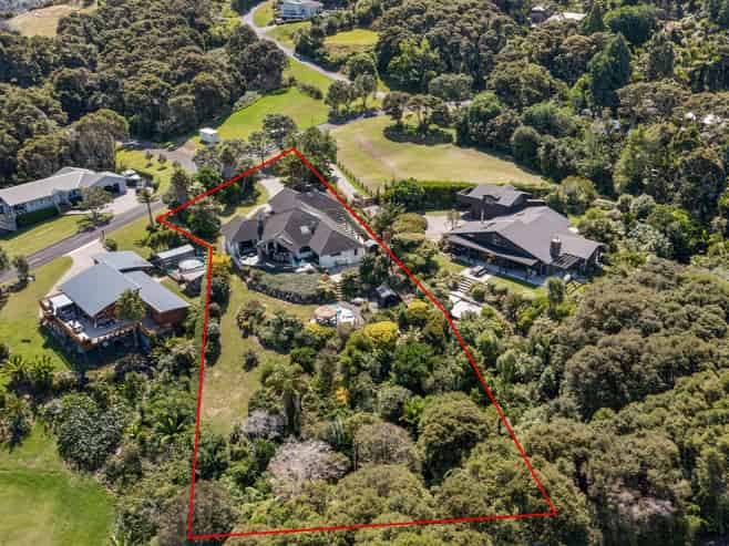 80 Tarapatiki Drive, Whitianga