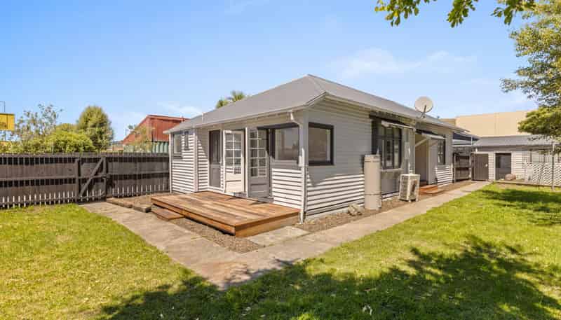 91 Garlands Road, Hillsborough