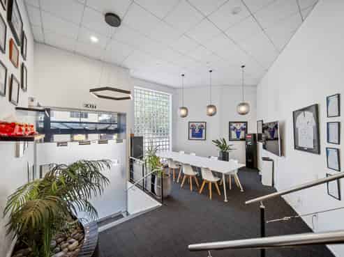 STRATEGIC CORNER POSITION
