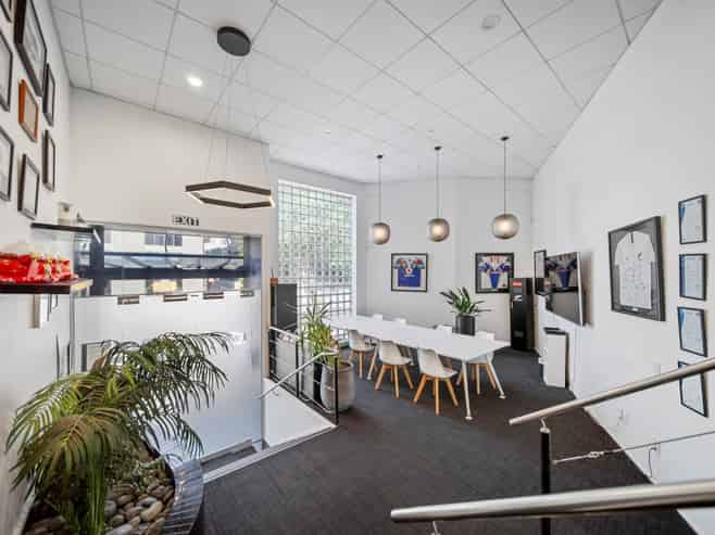 STRATEGIC CORNER POSITION
