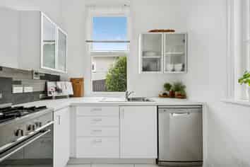 9 Plymouth Street, Karori